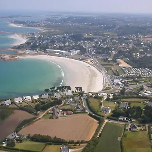 Les Trois Mats A Trestel, En Bord De Mer, Sur La Cote De Granit Rose , Trévou-Tréguignec Frankrijk